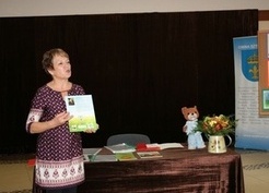 Zdjęcie z galerii: 84_2015 Spotkanie autorskie z Panią Wiesławą Pyrcz