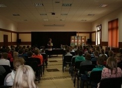 Zdjęcie z galerii: 84_2015 Spotkanie autorskie z Panią Wiesławą Pyrcz