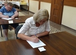 Zdjęcie z galerii: IV Gminne Dyktando dla Dorosłych