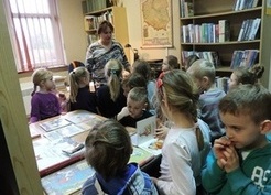 Zdjęcie z galerii: 08_2015 Z wizytą w bibliotece