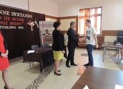 Zdjęcie z galerii: 52_2015 II Gminne Dyktando Dla Dorosłych